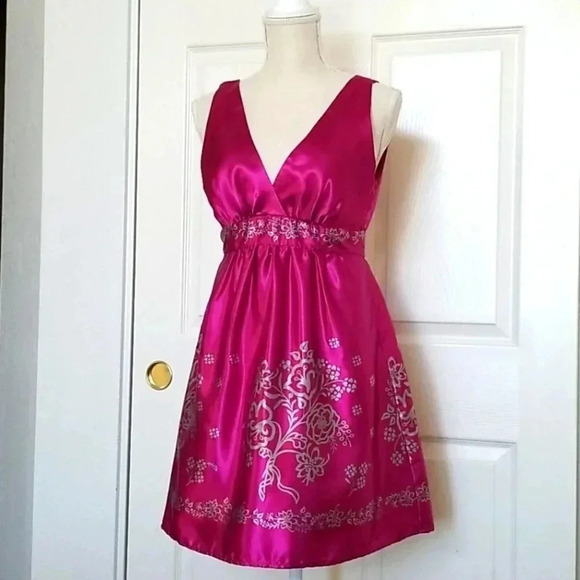 Forever 21 | Fuchsia V-Neck Floral Printed Dress - Picture 1 of 11